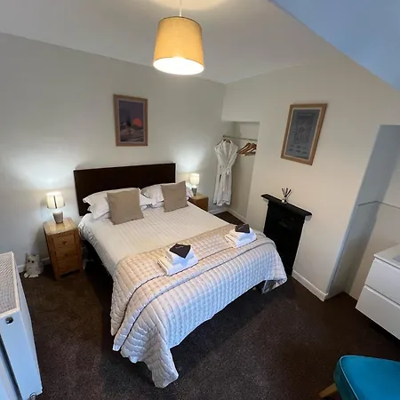 Dolly Waggon Guest House-3